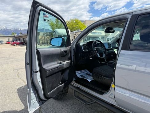 Used 2021 Toyota Tacoma SR5 w/ Trail Edition AWD/4WD image 11