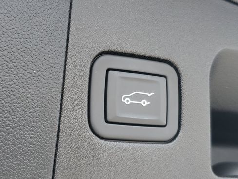 Used 2023 Cadillac XT5 Luxury FWD image 9