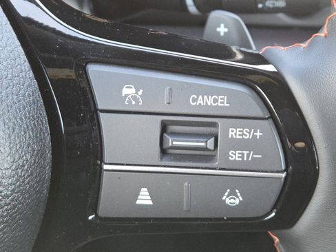 Used 2025 Honda Pilot Sport image 7