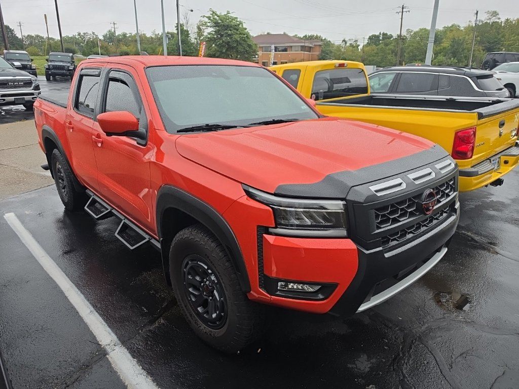 Used 2025 Nissan Frontier PRO-4X w/ Pro Convenience Package AWD/4WD image 3