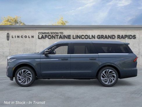 New 2026 Lincoln Navigator L Reserve AWD/4WD image 3