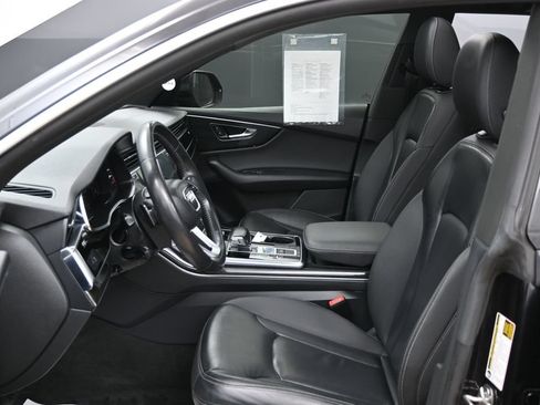 Used 2019 Audi Q8 Premium w/ Convenience Package AWD/4WD image 18