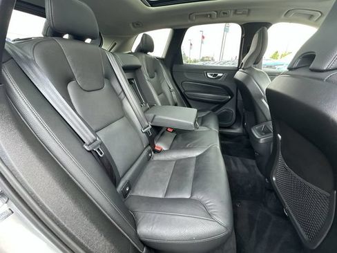 Used 2025 Volvo XC60 B5 Plus AWD/4WD image 27