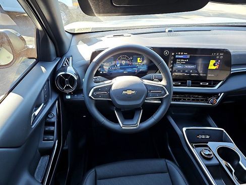 New 2026 Chevrolet Equinox LT w/ Convenience Package II image 12