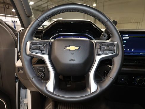 Certified 2025 Chevrolet Silverado 2500 LT w/ Convenience Package image 10