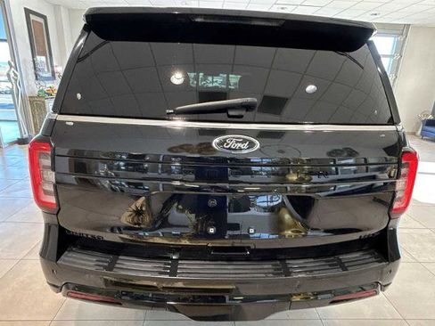 Certified 2023 Ford Expedition Max Limited image 4