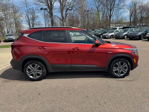 Used 2021 Kia Seltos S AWD/4WD image 8