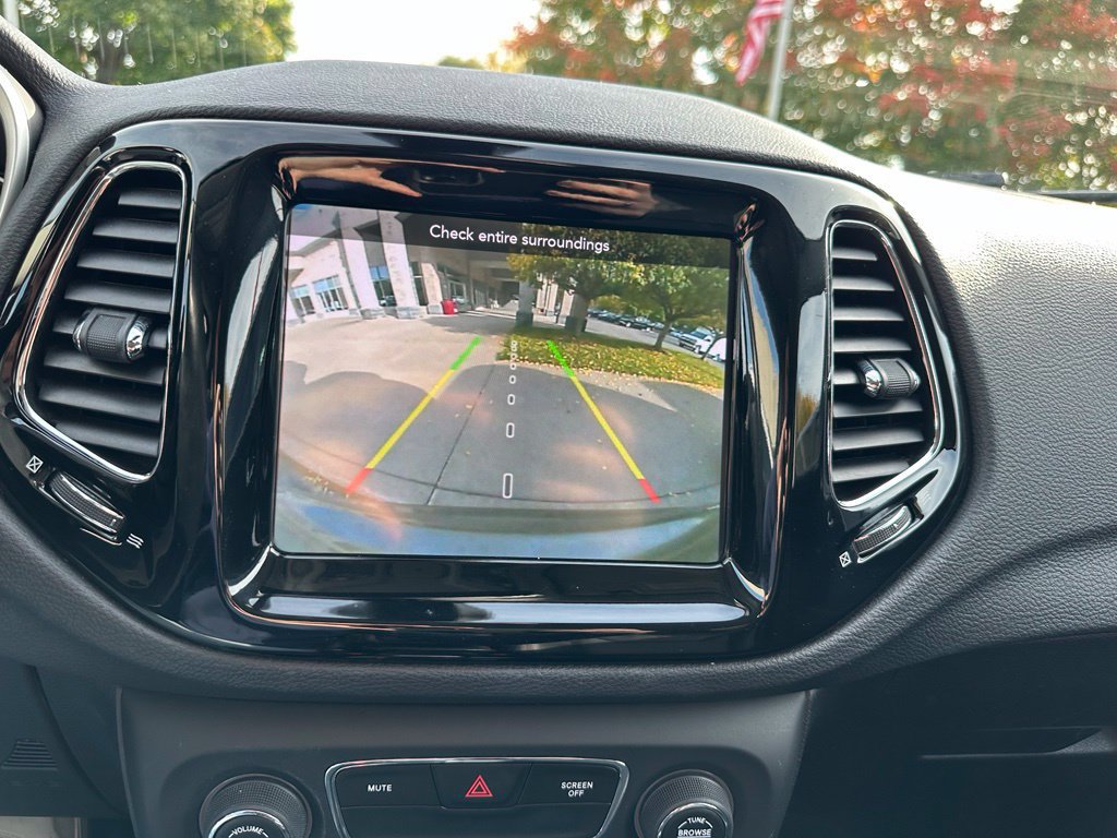 Used 2019 Jeep Compass Limited AWD/4WD image 17