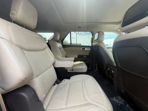 Used 2020 Ford Explorer Platinum w/ Premium Technology Package AWD/4WD image 83