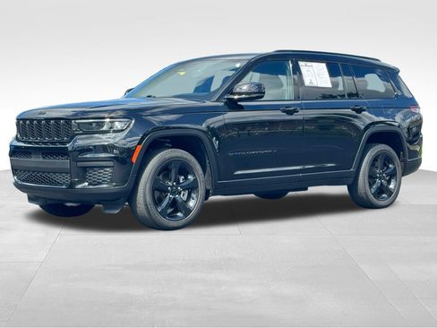Used 2023 Jeep Grand Cherokee L Laredo AWD/4WD image 3