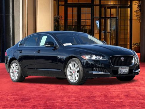 Used 2019 Jaguar XF Premium image 8