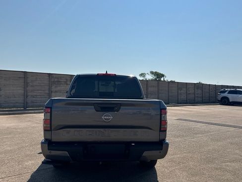 Certified 2025 Nissan Frontier SV w/ Tow Package RWD image 20