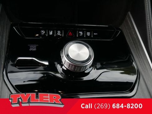 Used 2024 Jeep Wagoneer L Series II w/ Flexible Seating Group AWD/4WD image 33