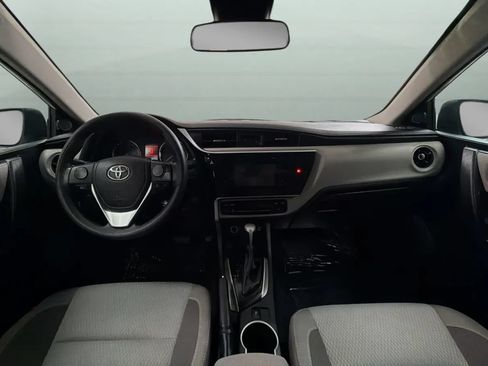 Used 2018 Toyota Corolla LE w/ Carpet Mat Package (TMS) FWD image 9