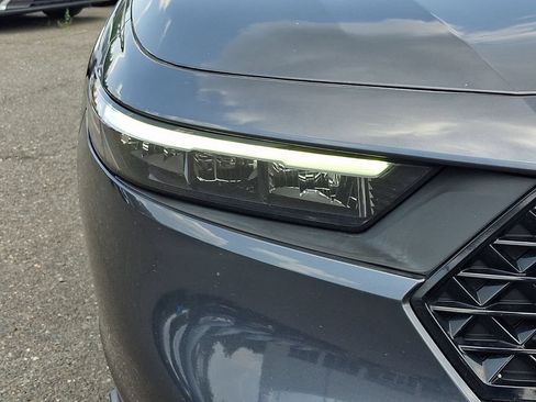 Used 2023 Honda Accord EX image 9