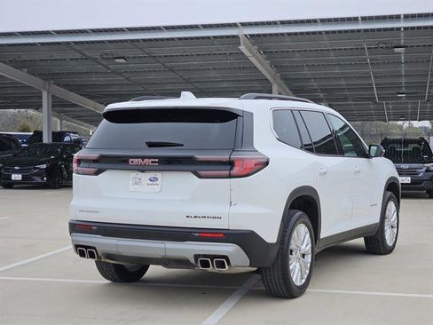Used 2024 GMC Acadia Elevation image 4