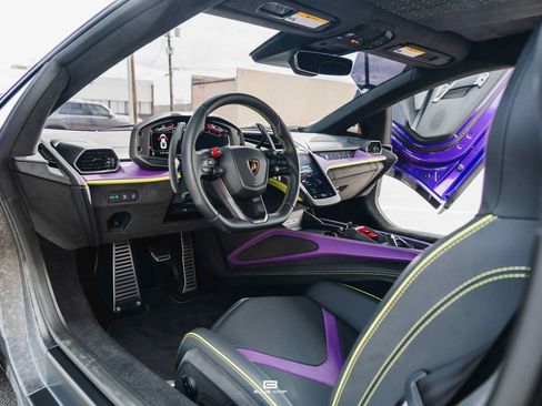 Used 2024 Lamborghini Revuelto AWD/4WD image 40