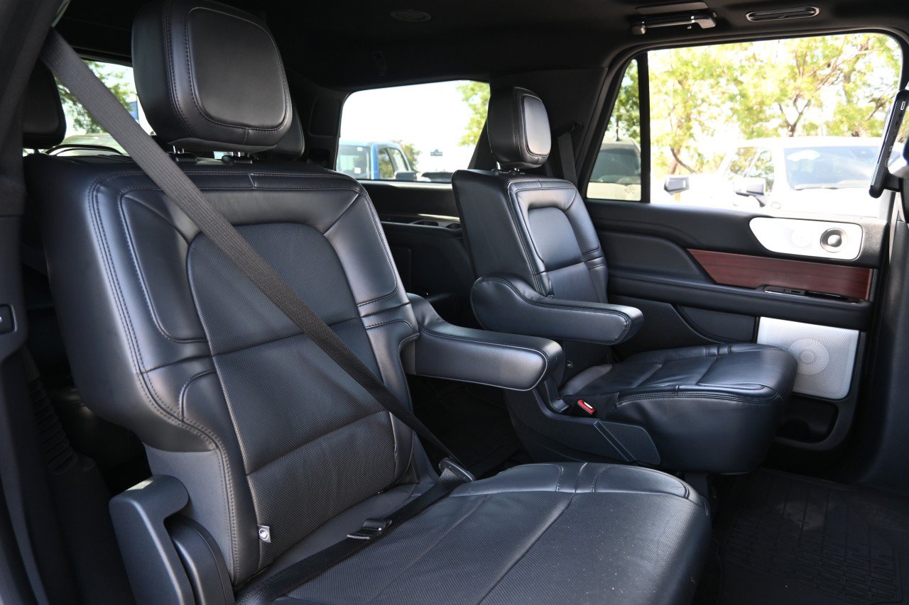 Used 2023 Lincoln Navigator Reserve AWD/4WD image 25