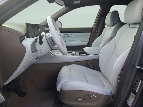 New 2026 Genesis GV70 2.5T Advanced image 9