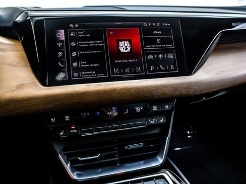 Used 2024 Audi e-tron GT Premium Plus image 20