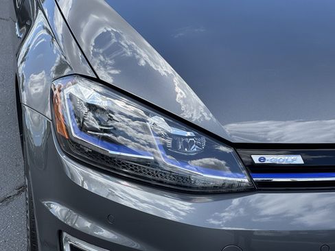 Used 2019 Volkswagen e-Golf SEL Premium image 5
