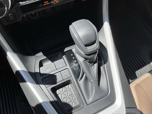 Used 2025 Toyota RAV4 XLE w/ Convenience Package image 26