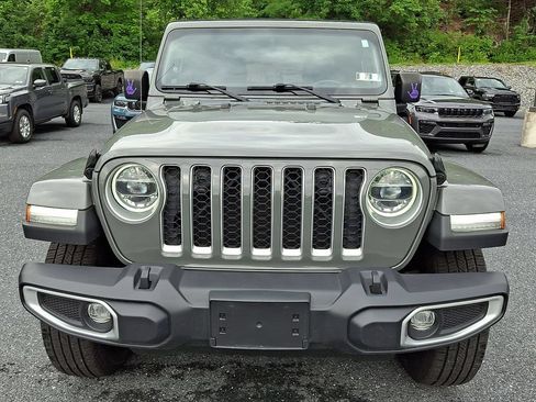 Used 2022 Jeep Gladiator Overland w/ LED Lighting Group AWD/4WD image 5
