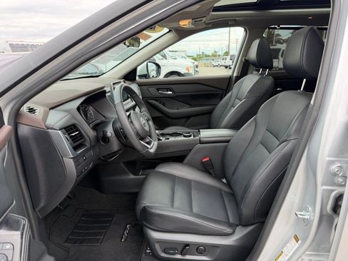 Used 2023 Nissan Rogue SV w/ SV Premium B Package AWD/4WD image 17
