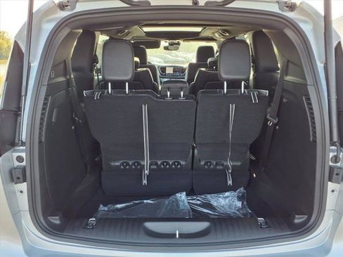 New 2026 Chrysler Pacifica Limited w/ S Appearance Package FWD image 20
