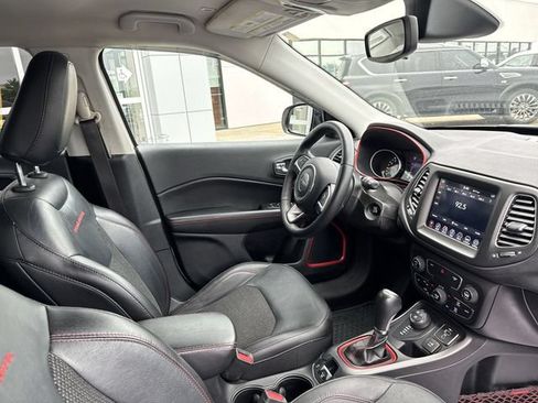 Used 2019 Jeep Compass Trailhawk AWD/4WD image 18
