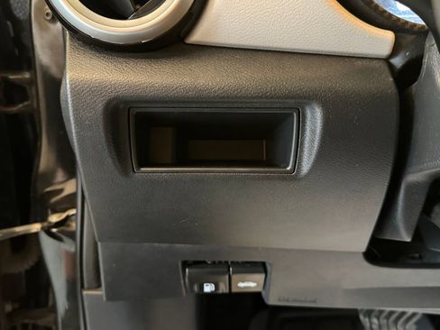 Used 2021 Nissan Versa SV FWD image 18