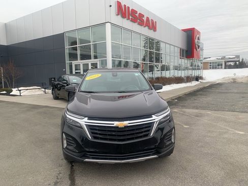 Used 2023 Chevrolet Equinox LT image 2