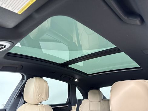 Certified 2025 Porsche Macan image 42