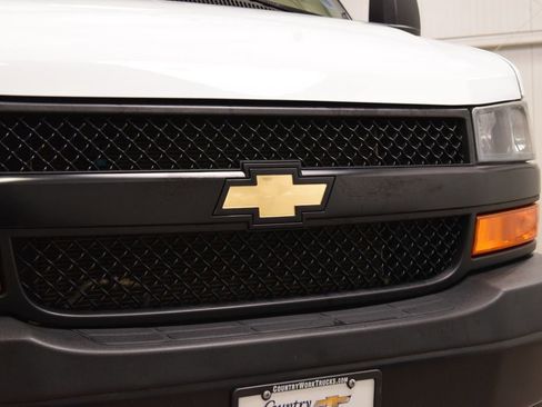 Used 2023 Chevrolet Express 3500 w/ Power Convenience Package RWD image 5