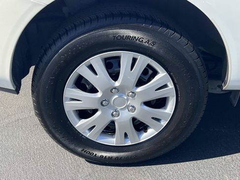 Used 2015 Nissan Rogue S FWD image 26