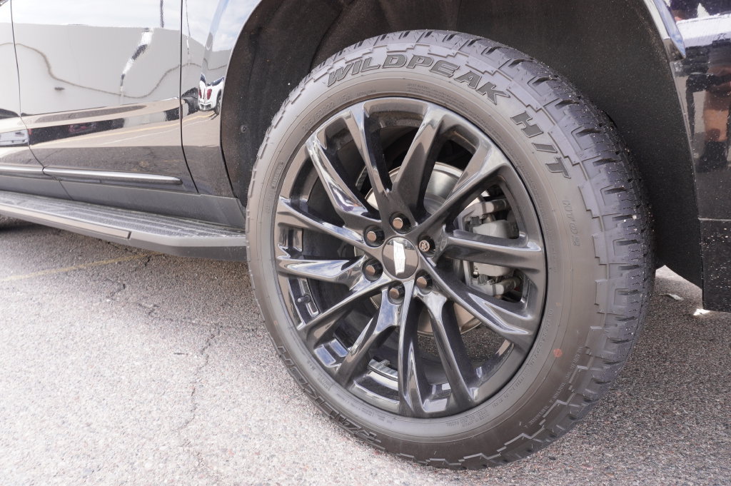 Used 2021 Cadillac Escalade ESV Sport w/ LPO, ONYX Package AWD/4WD image 5