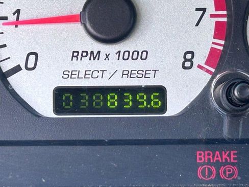 Used 2004 Ford Mustang Cobra image 22