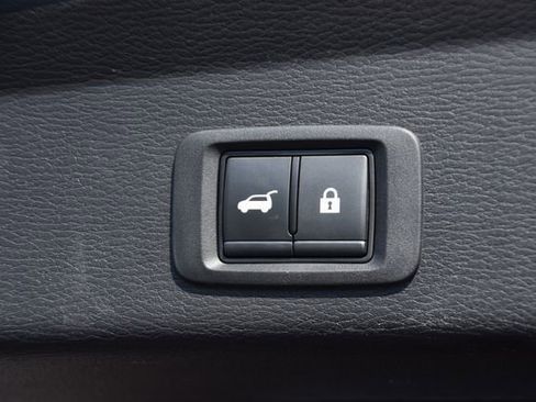 Used 2023 Mitsubishi Outlander AWD image 23