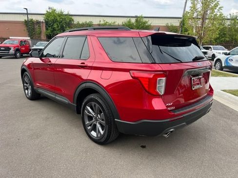 Used 2024 Ford Explorer XLT w/ Equipment Group 202A AWD/4WD image 7