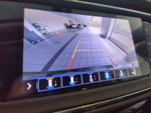 Used 2020 Buick Enclave Avenir w/ Avenir Technology Package FWD image 7