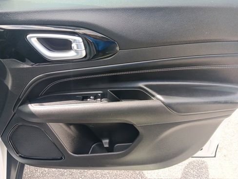 Used 2022 Jeep Compass Latitude image 24