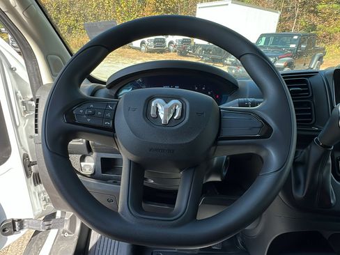Used 2025 RAM ProMaster 2500 w/ Storage Group image 21