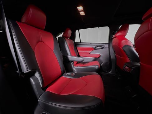 Used 2023 Toyota Highlander XSE image 24