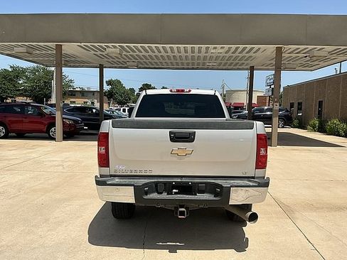 Used 2009 Chevrolet Silverado 2500 LT w/ Exterior Plus Package RWD image 6