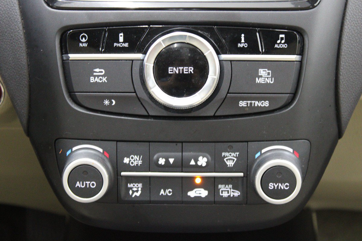 Used 2016 Acura RDX w/ Technology Package AWD/4WD image 28