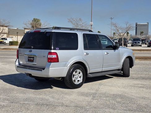 Used 2010 Ford Expedition XLT image 5