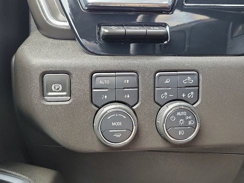 Used 2024 Chevrolet Silverado 2500 High Country w/ High Country Premium Package AWD/4WD image 14