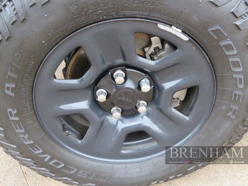 Used 2023 Jeep Wrangler Sport image 10