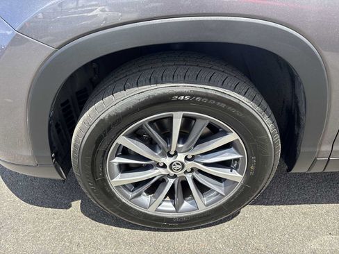 Used 2019 Toyota Highlander SE FWD image 19