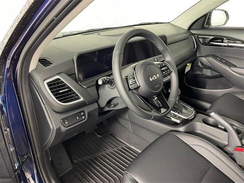 New 2026 Kia Seltos EX image 3